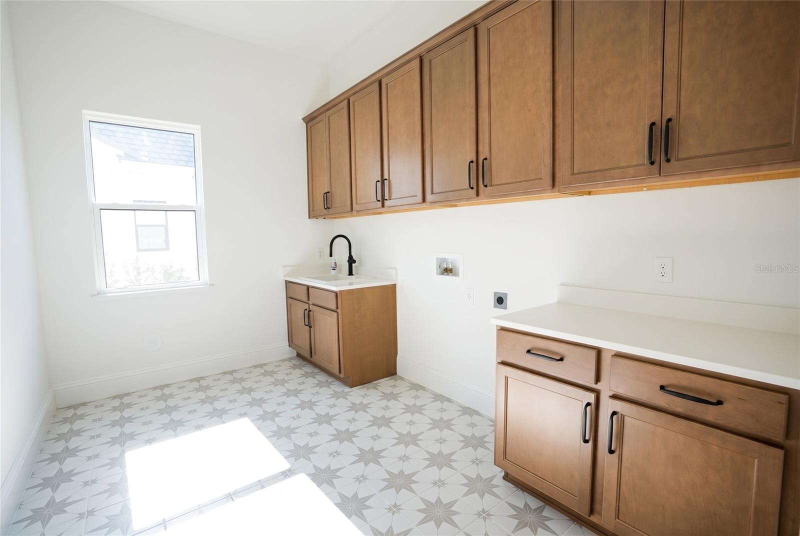 LAUREL POINTE PH 3 - Residential