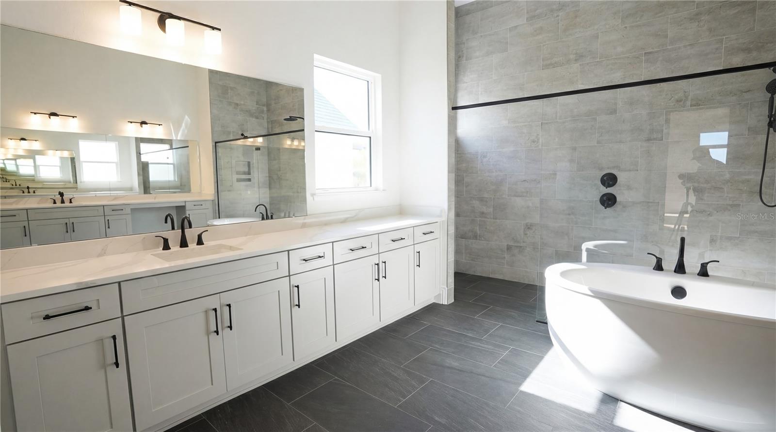 LAUREL POINTE PH 3 - Residential