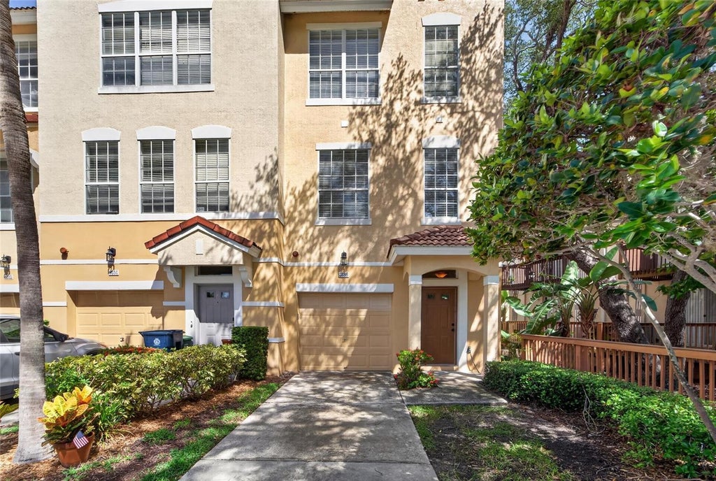 Photo of 3186 Bayshore Oaks Drive, Tampa, FL 33611 (MLS # TB8551292)