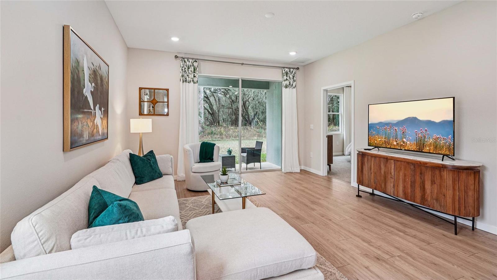 TWISTED OAKS - Residential