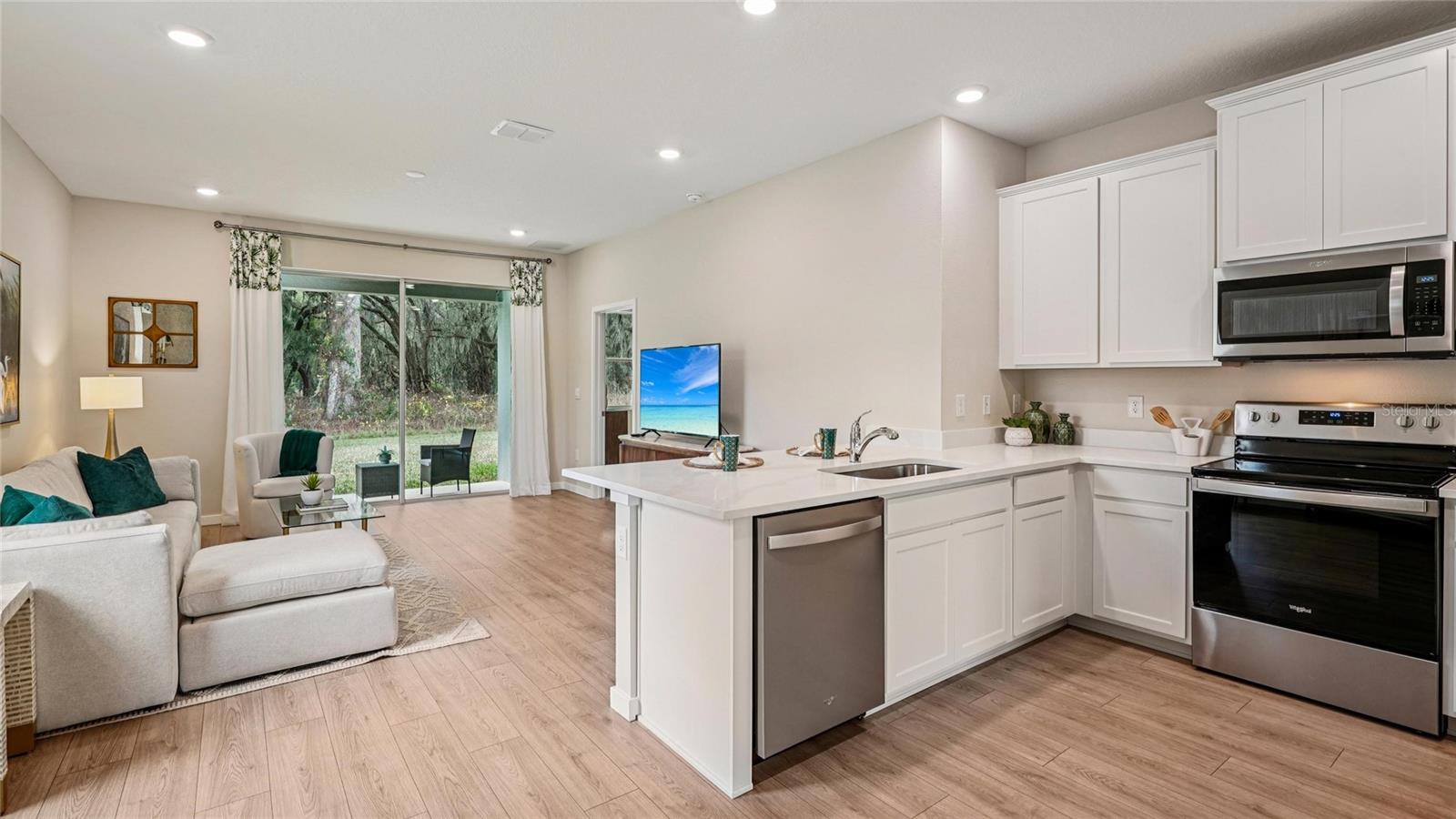 TWISTED OAKS - Residential