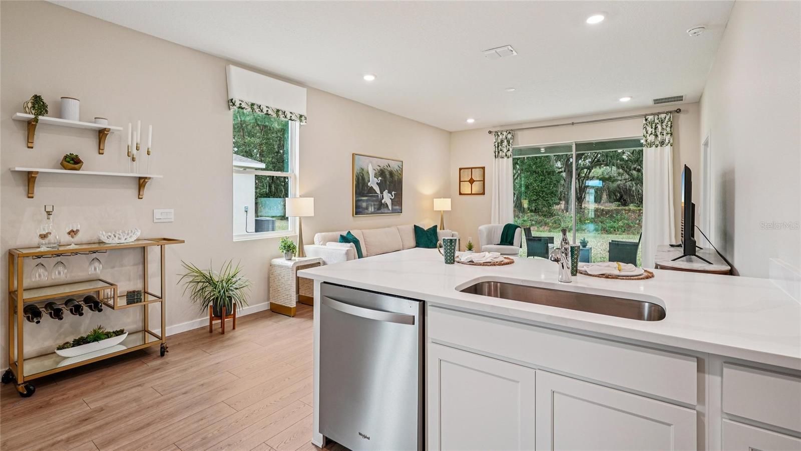 TWISTED OAKS - Residential