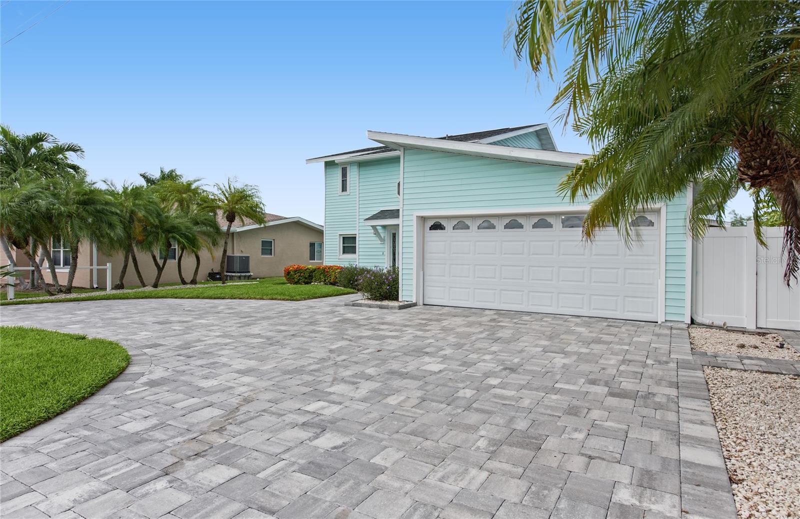 544 LILLIAN DRIVE