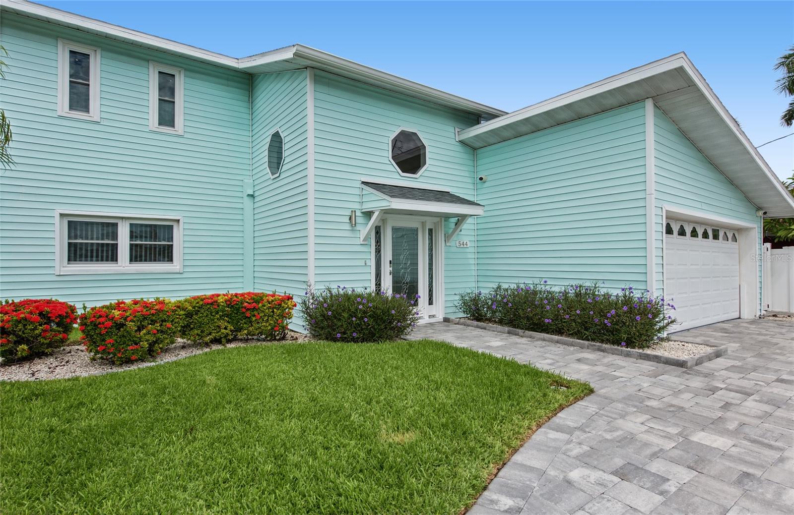 544 LILLIAN DRIVE