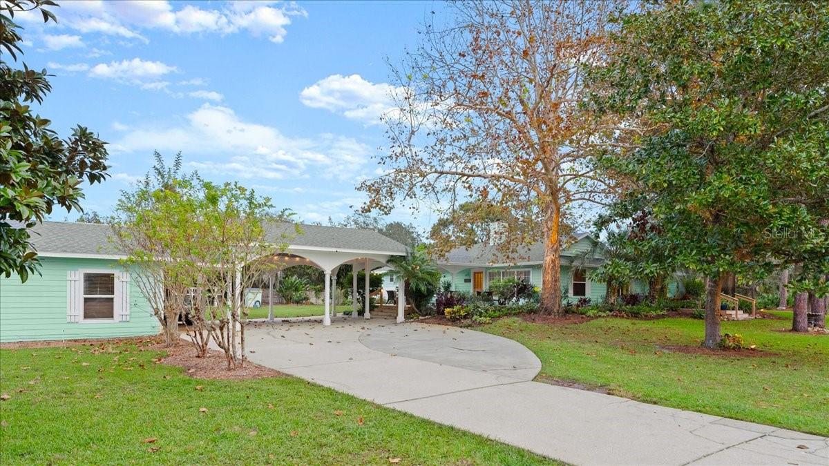 2 WALNUT COURT
