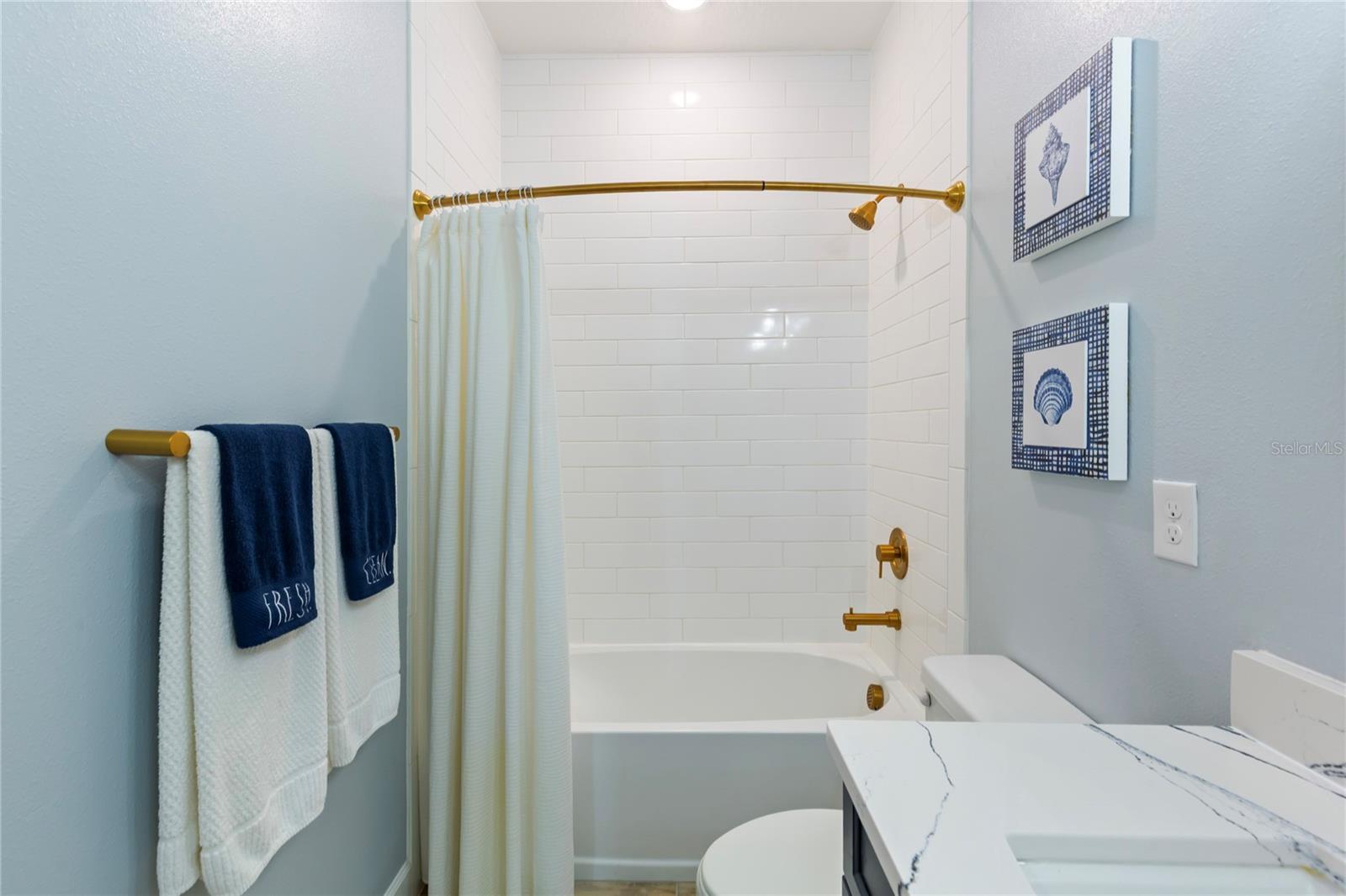 MARISOL POINTE - Residential