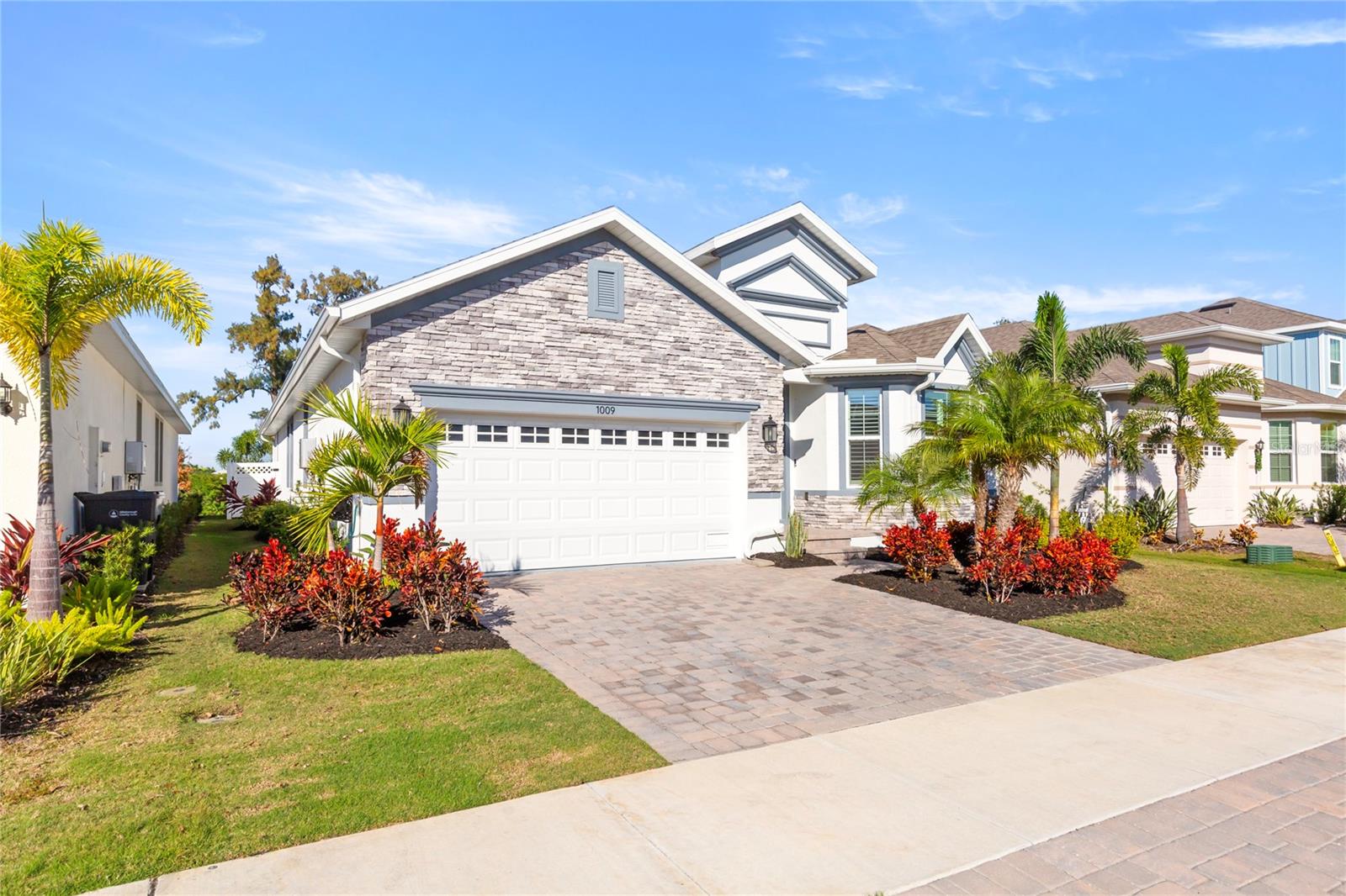 MARISOL POINTE - Residential