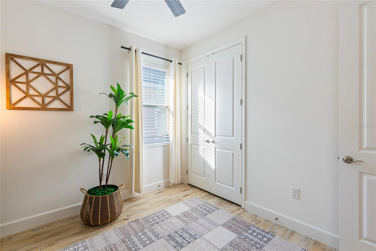 MARISOL POINTE - Residential