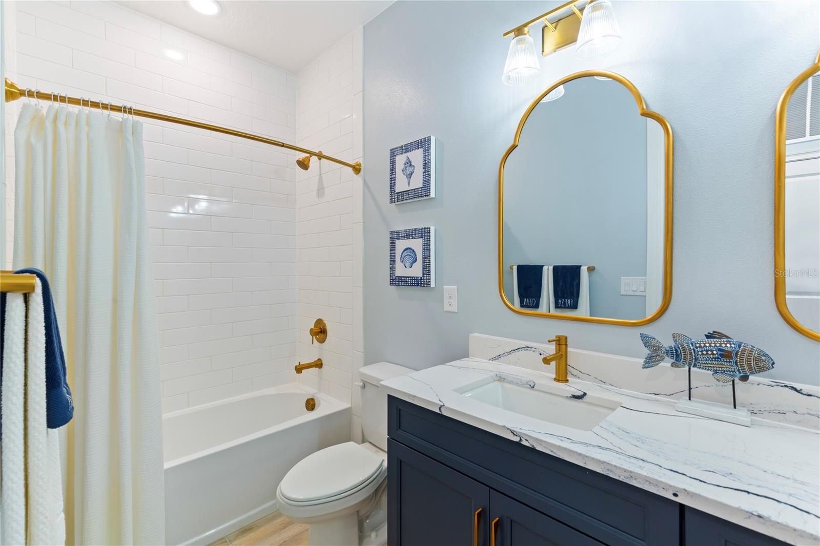 MARISOL POINTE - Residential