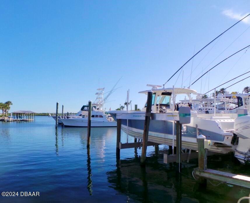 LIGHTHOUSE SHORES - Land