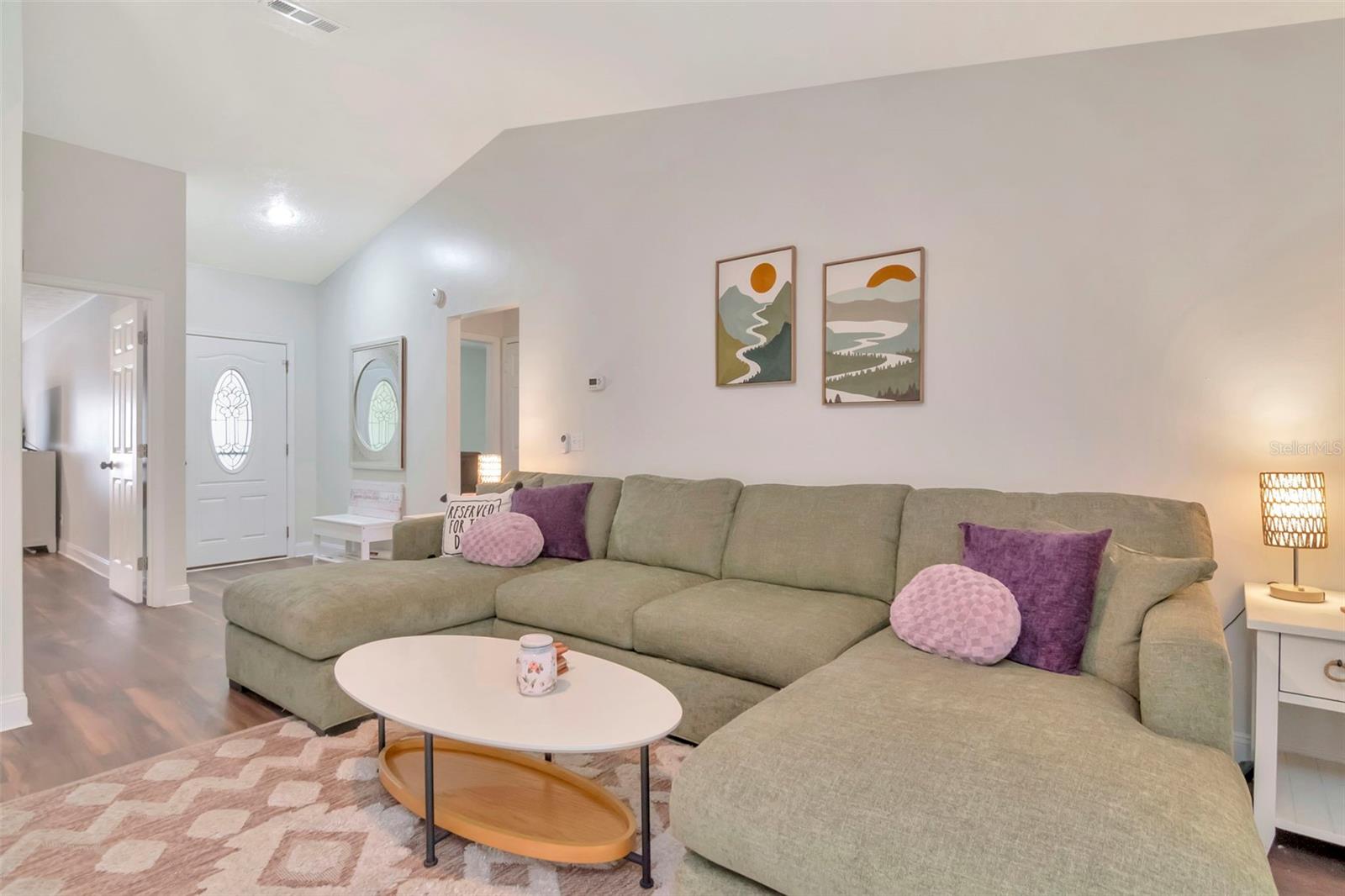 TROPICAL PINES - Residential