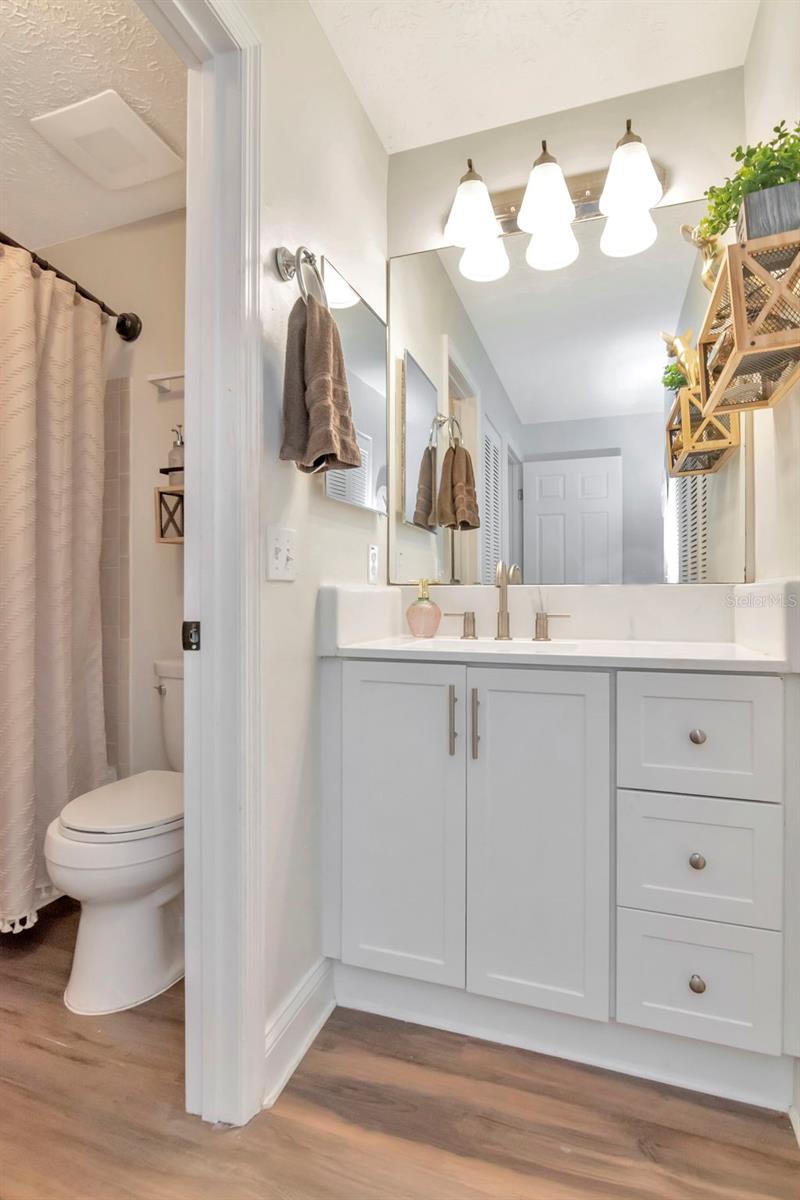 TROPICAL PINES - Residential