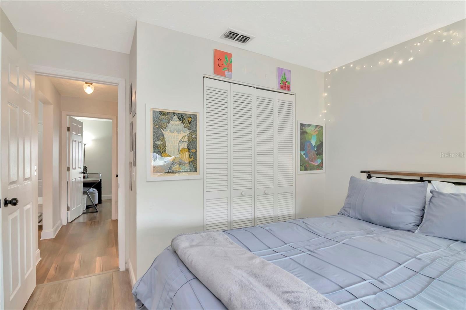 TROPICAL PINES - Residential