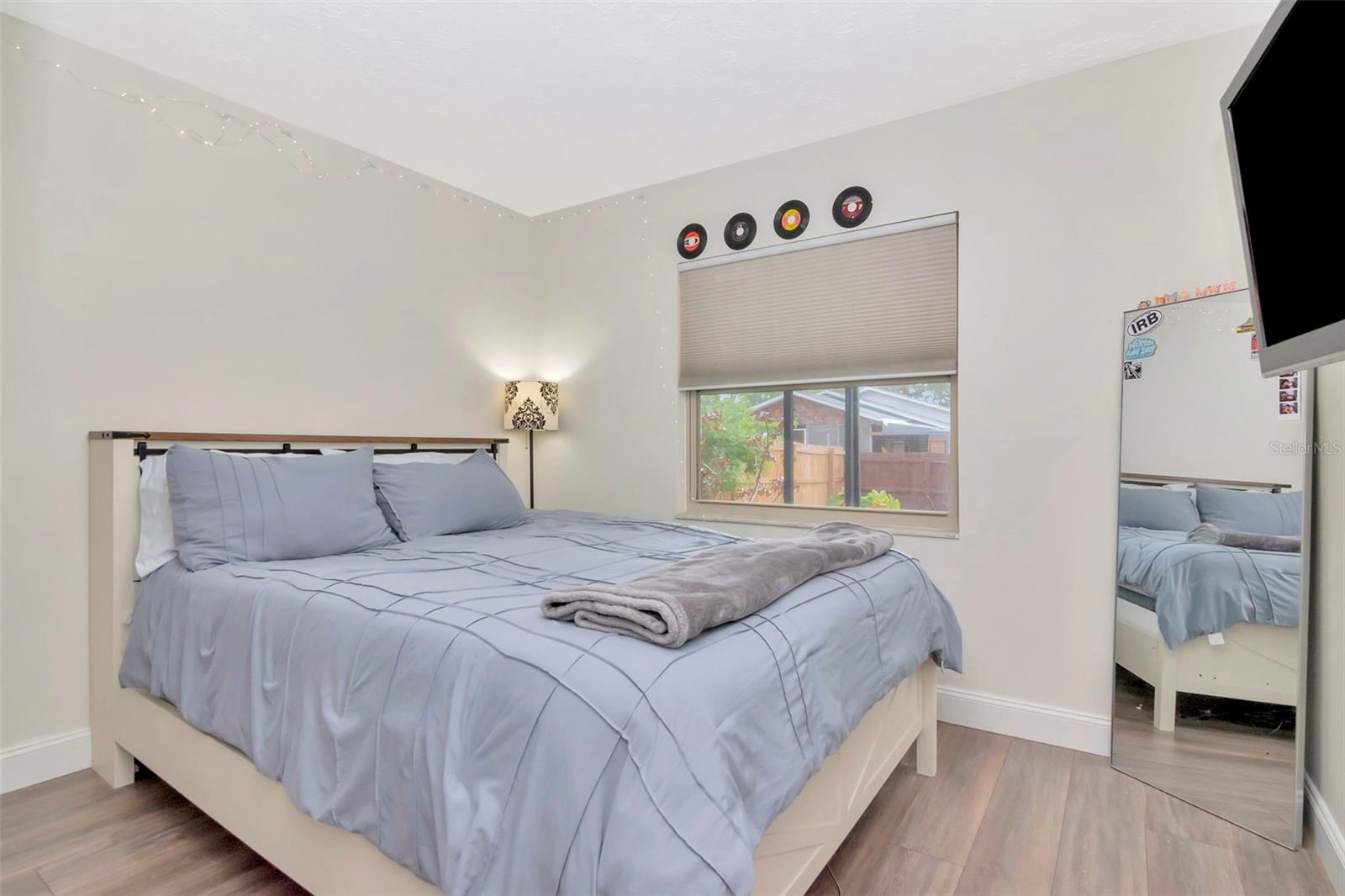 TROPICAL PINES - Residential