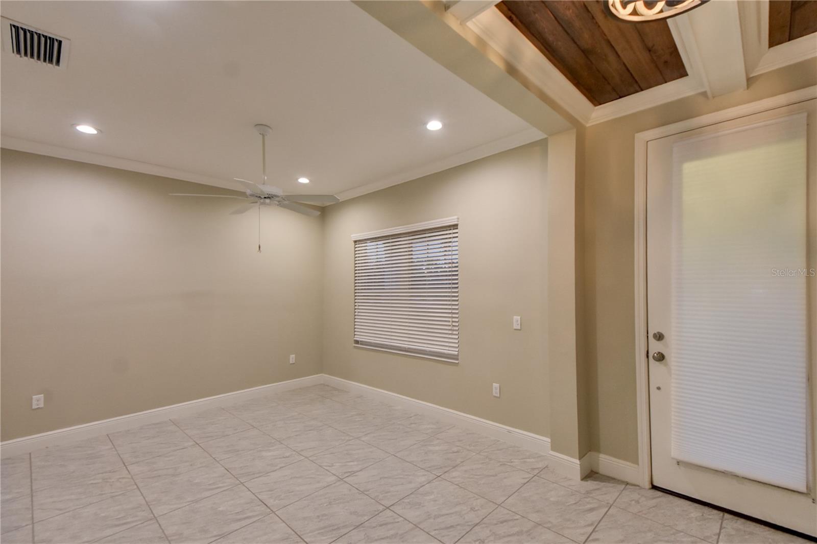 RIDGE AT CROSSING CREEK PH I - Residential Lease