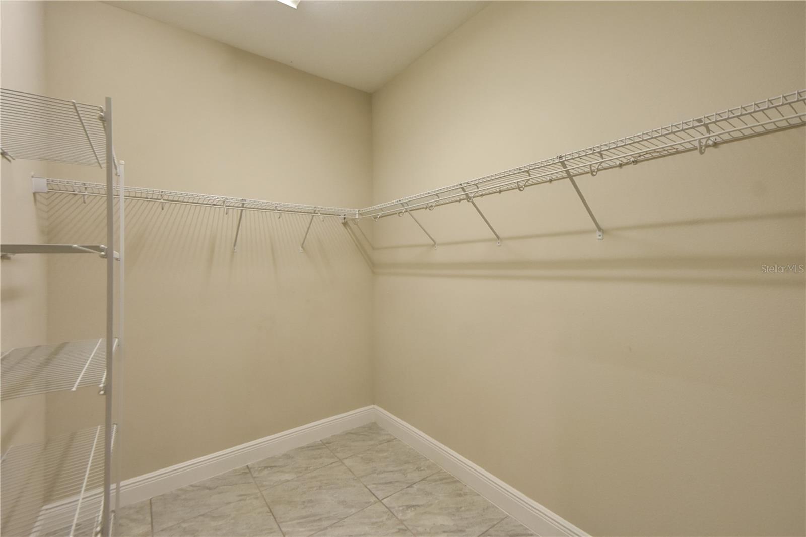 RIDGE AT CROSSING CREEK PH I - Residential Lease