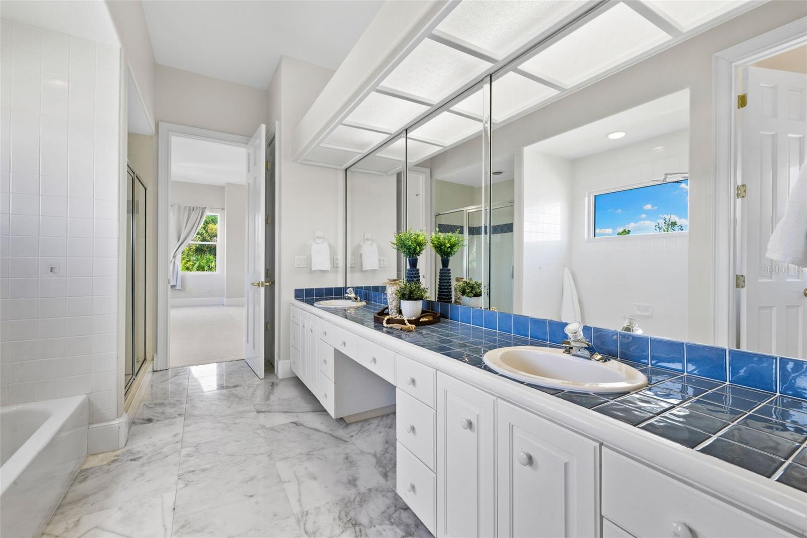 LANDMARK RESERVE - Residential