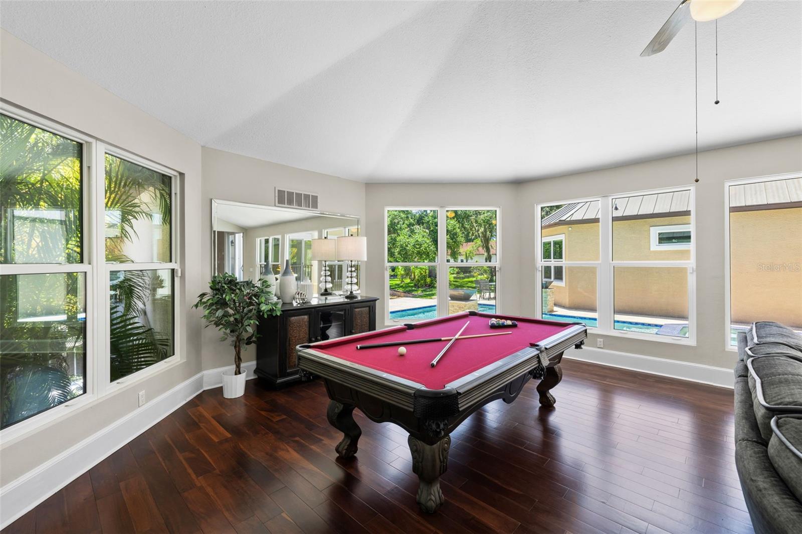 LANDMARK RESERVE - Residential