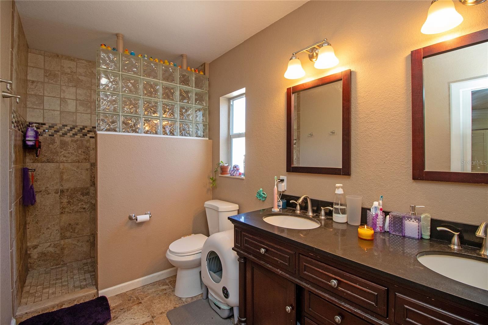 CRESTMONT - Residential