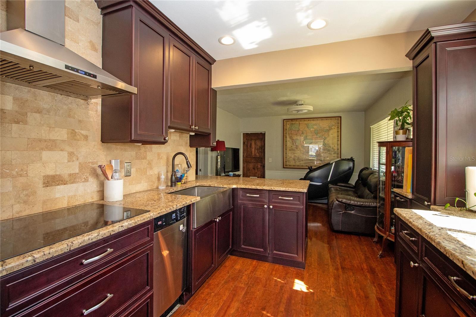 CRESTMONT - Residential