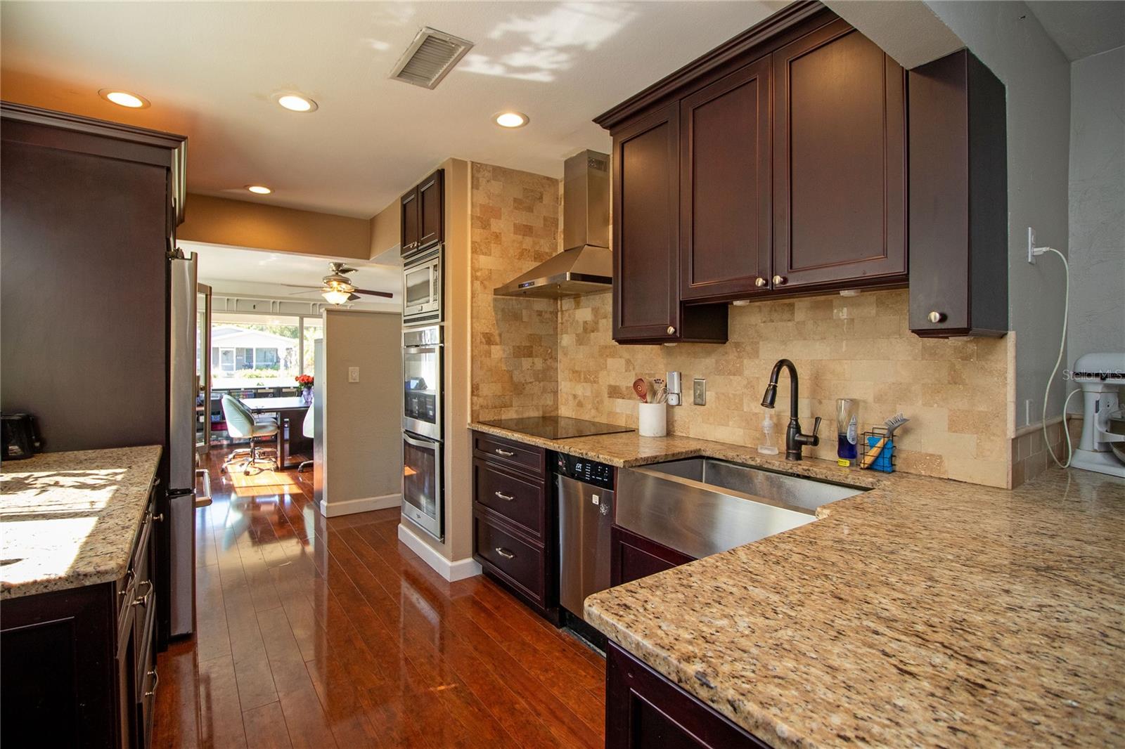 CRESTMONT - Residential