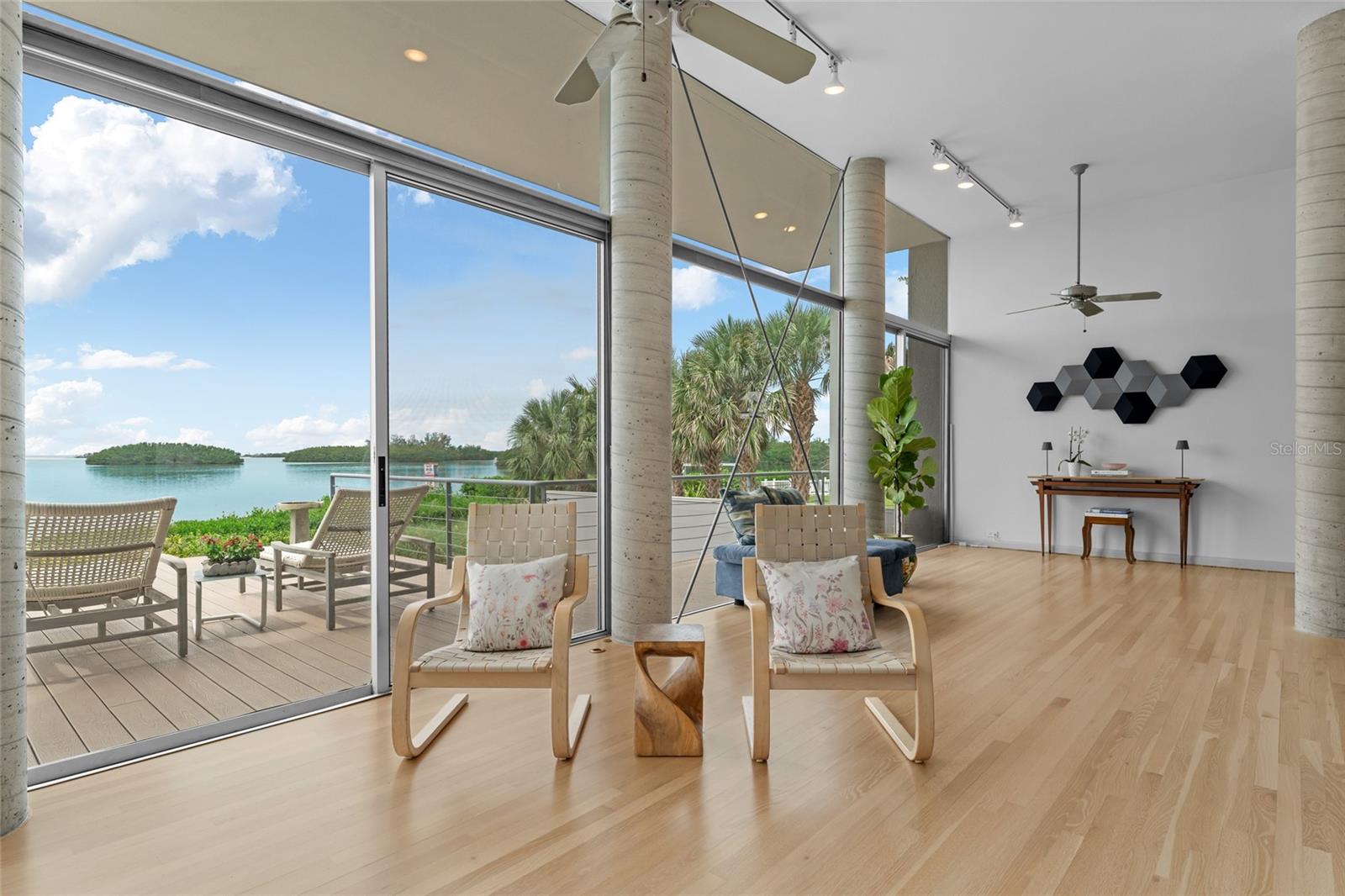 TIERRA VERDE - Residential