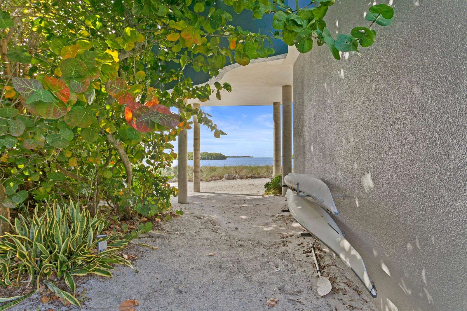 TIERRA VERDE - Residential