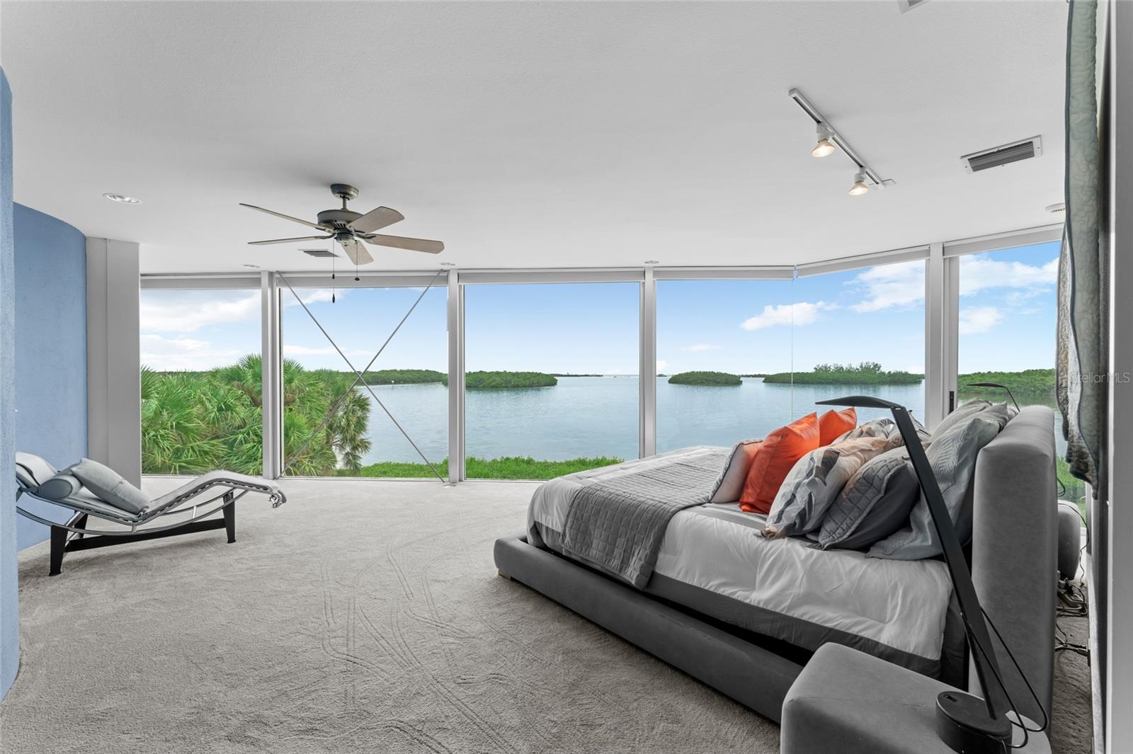 TIERRA VERDE - Residential
