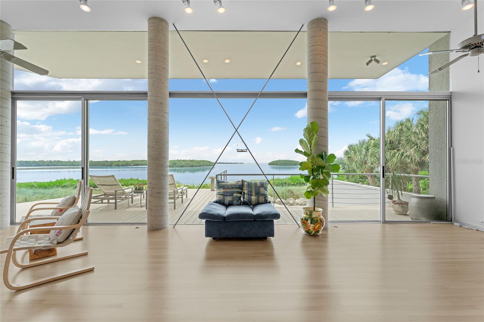 TIERRA VERDE - Residential
