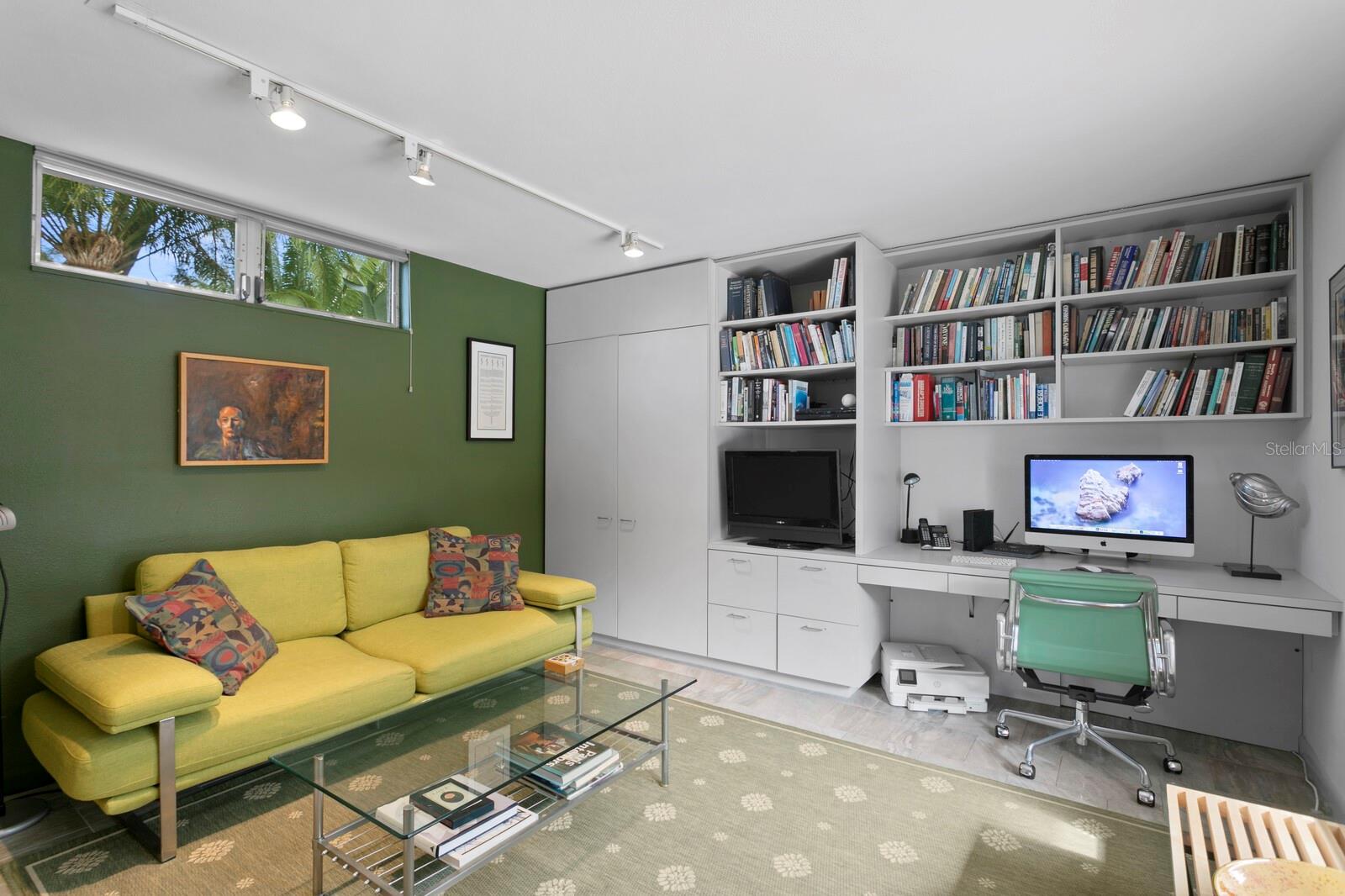 TIERRA VERDE - Residential