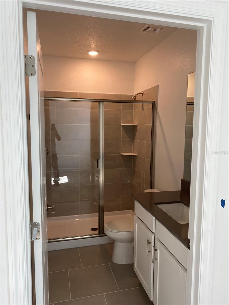 BRIDGEWALK 50S - Residential Lease