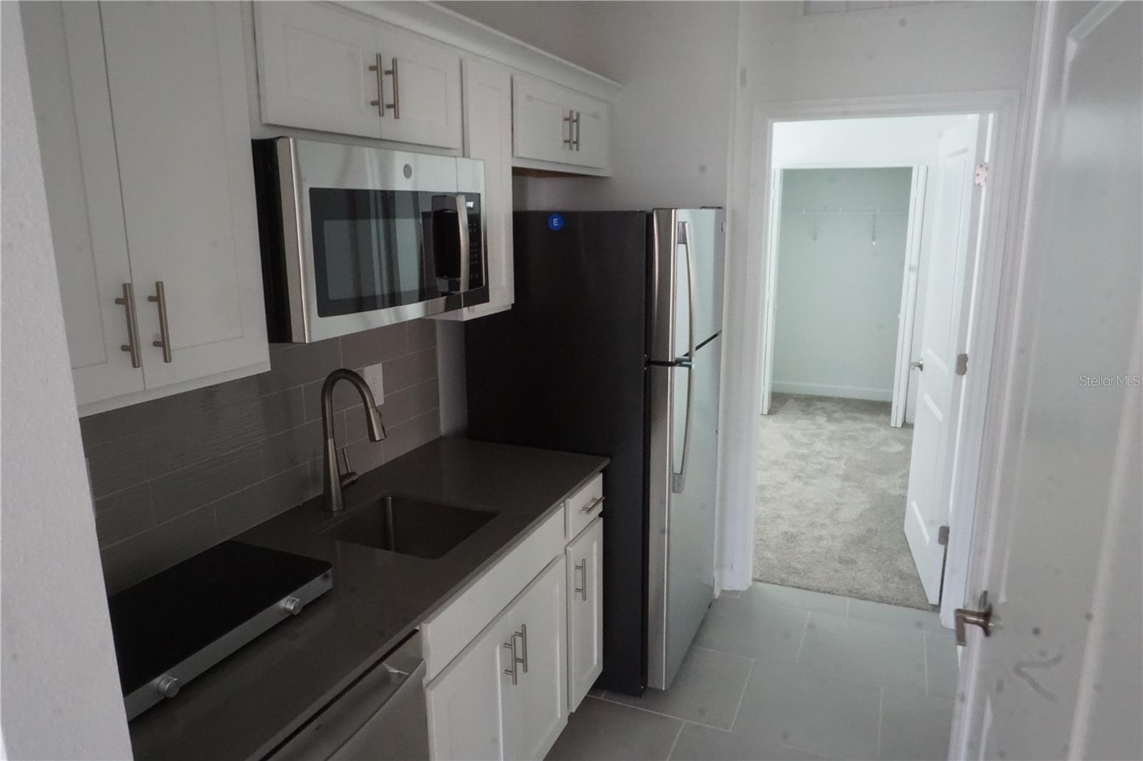 BRIDGEWALK 50S - Residential Lease