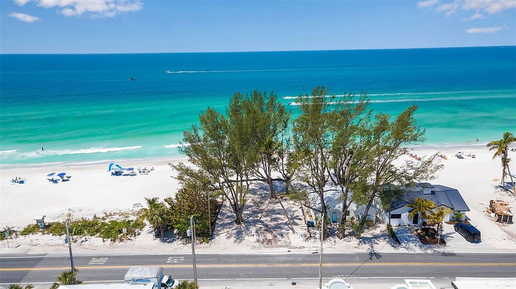 Photo of 2214 Gulf Drive N, Bradenton Beach, FL 34217 (MLS # A4649075)