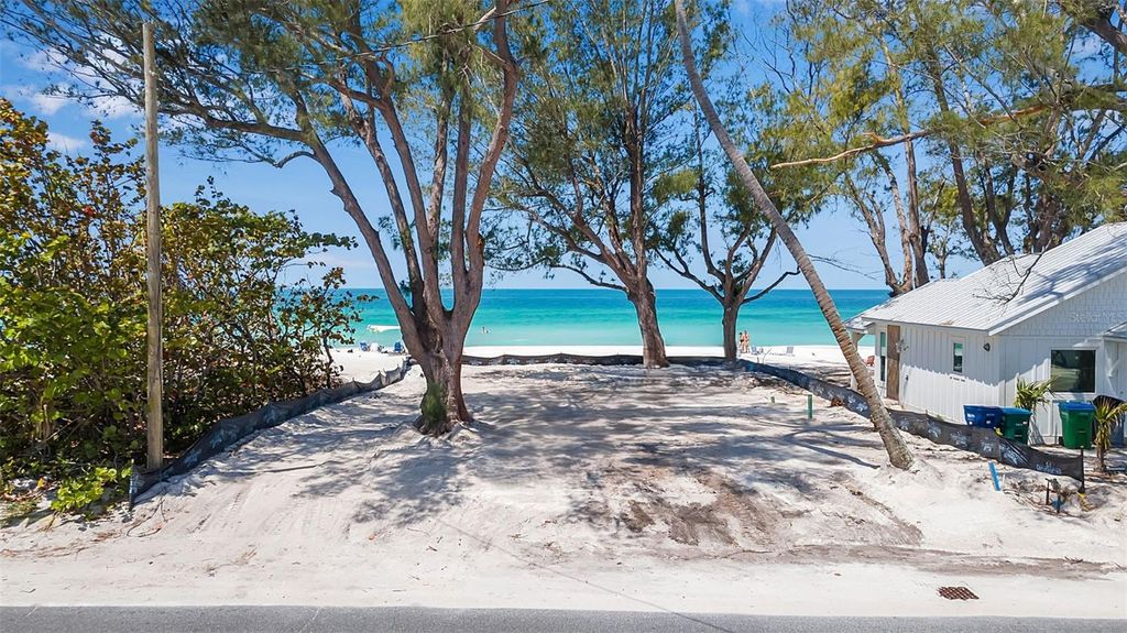 Photo of 2214 Gulf Drive N, Bradenton Beach, FL 34217 (MLS # A4649075)