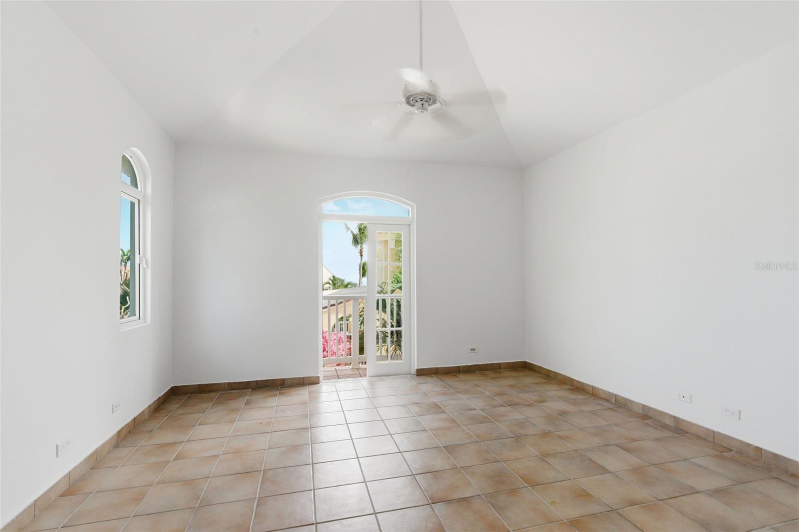 LAS CASITAS I COND - Residential