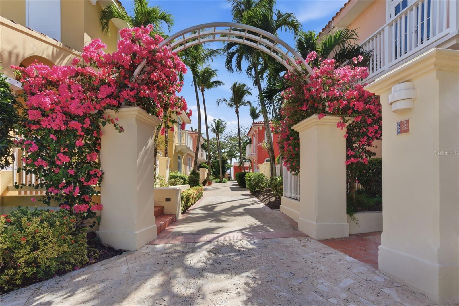 LAS CASITAS I COND - Residential