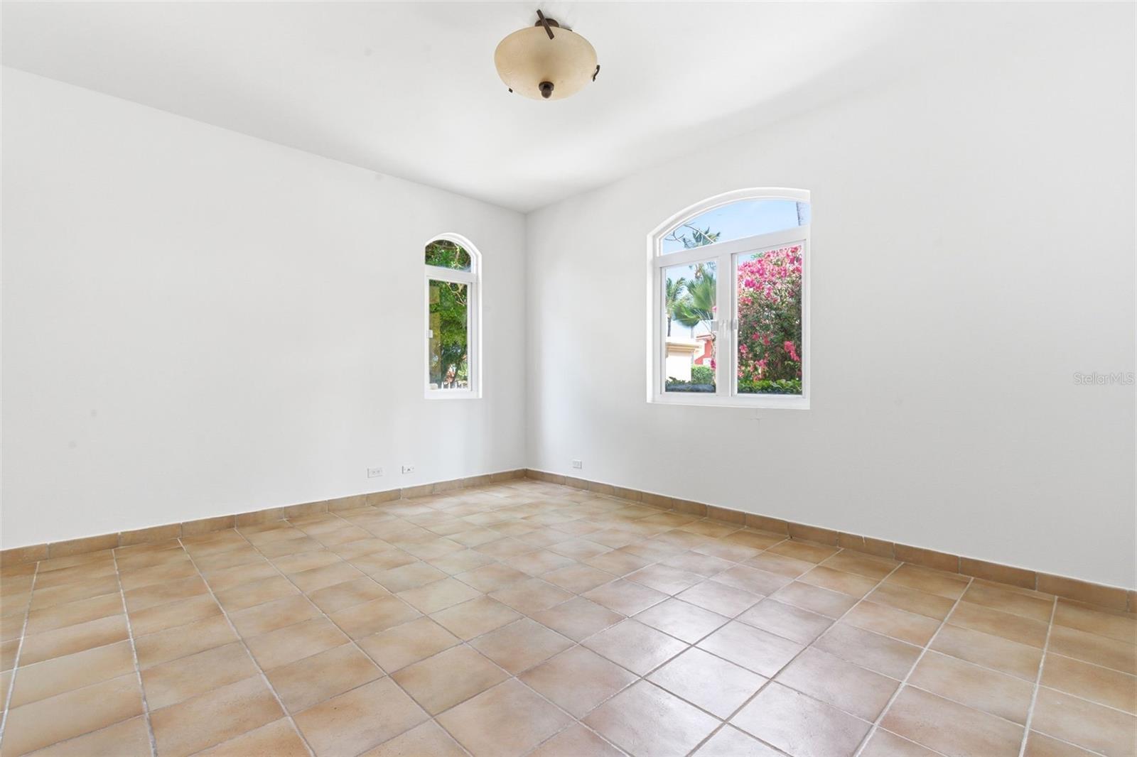 LAS CASITAS I COND - Residential