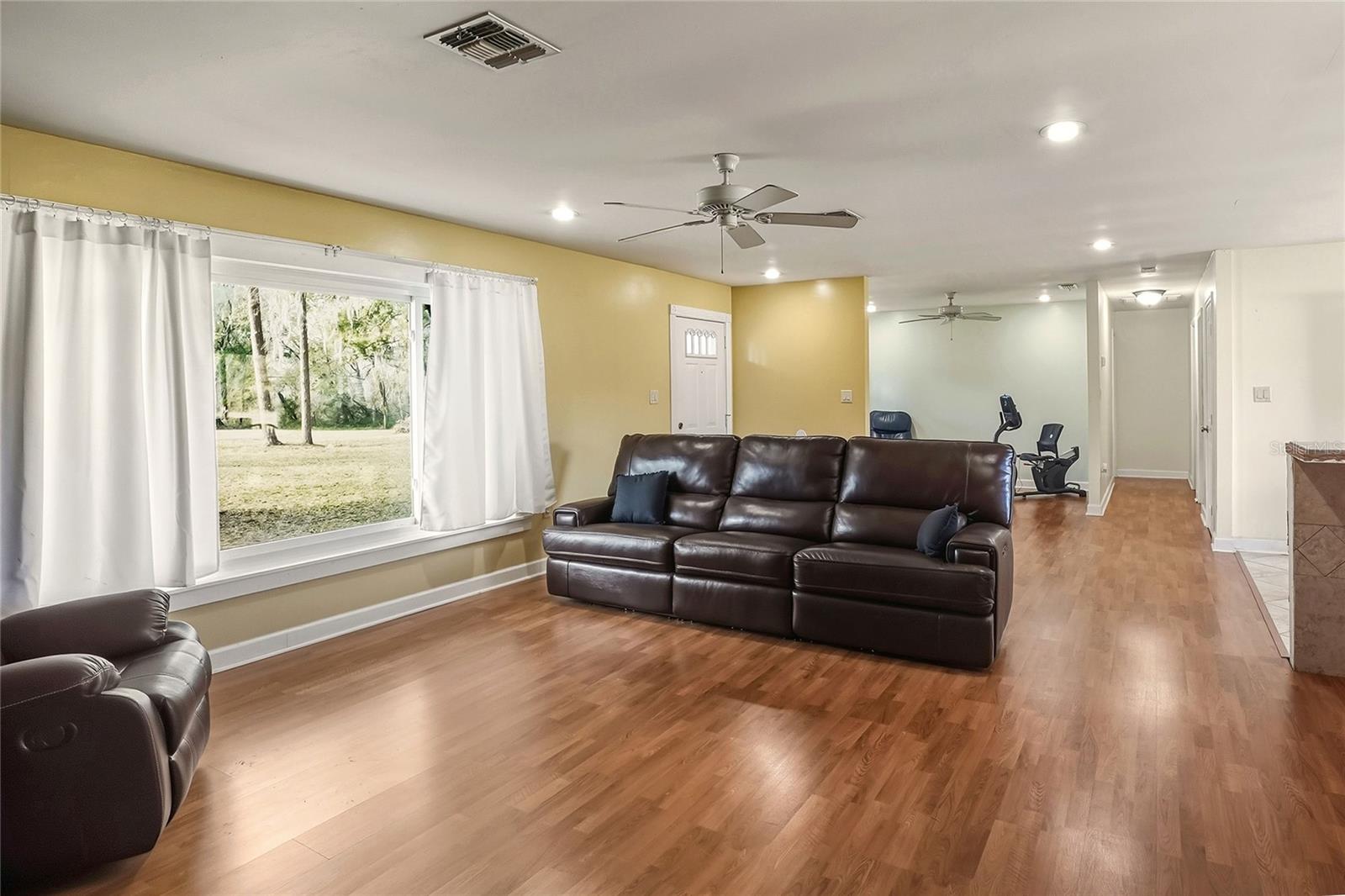 4535 MEADOWVIEW DRIVE