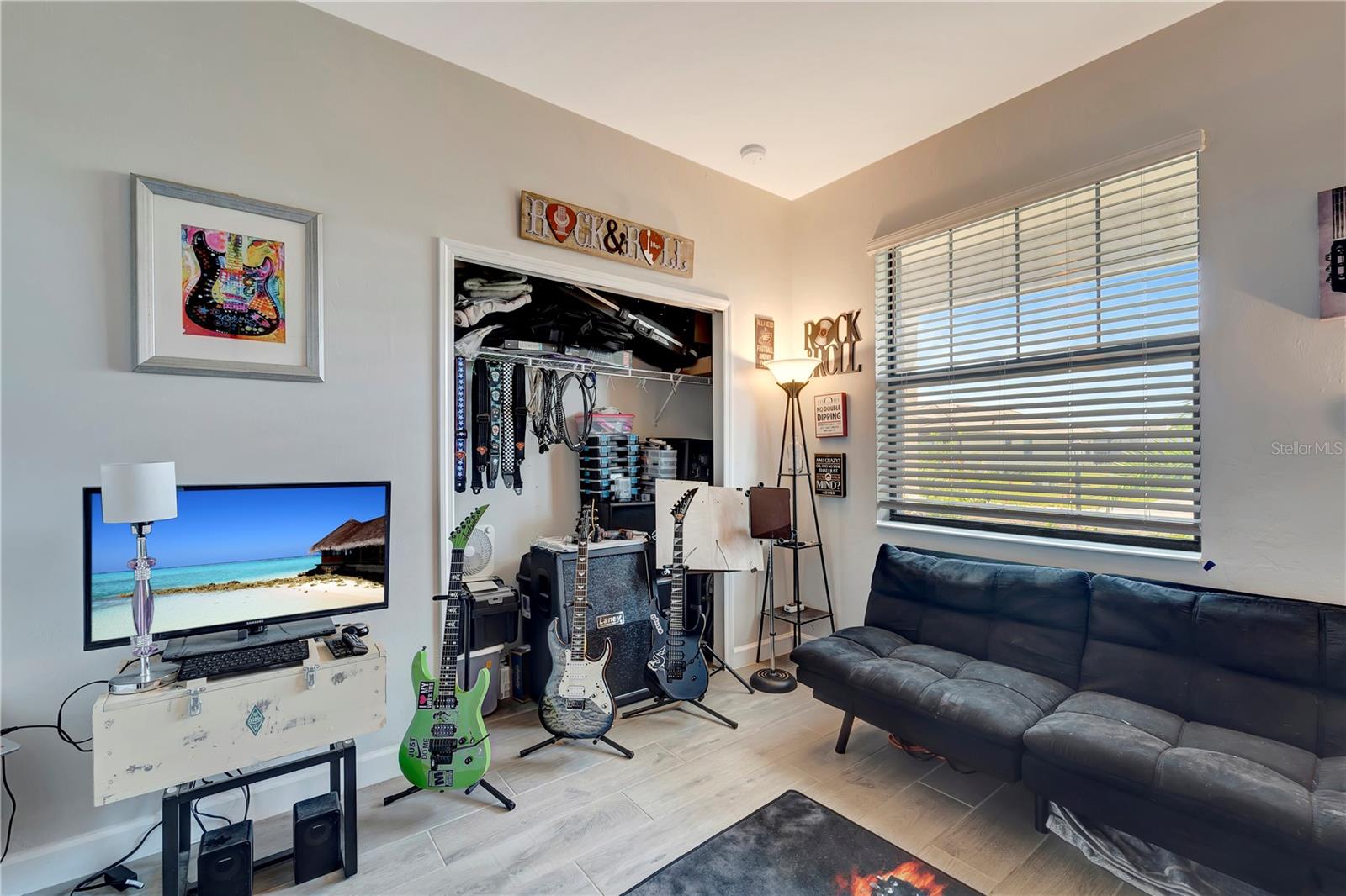 LORRAINE LAKES PH I - Residential