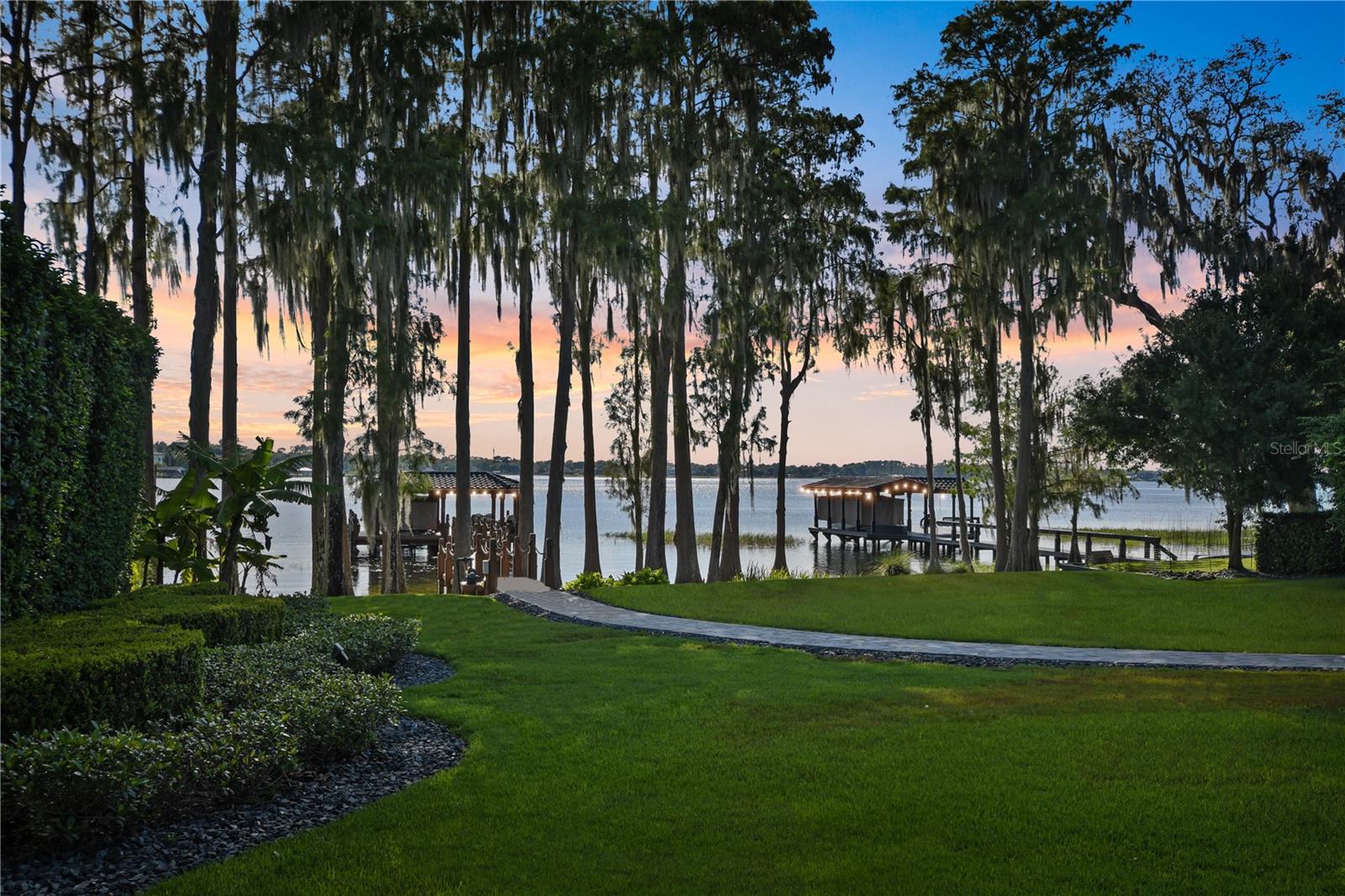 SUNSET BAY - Residential