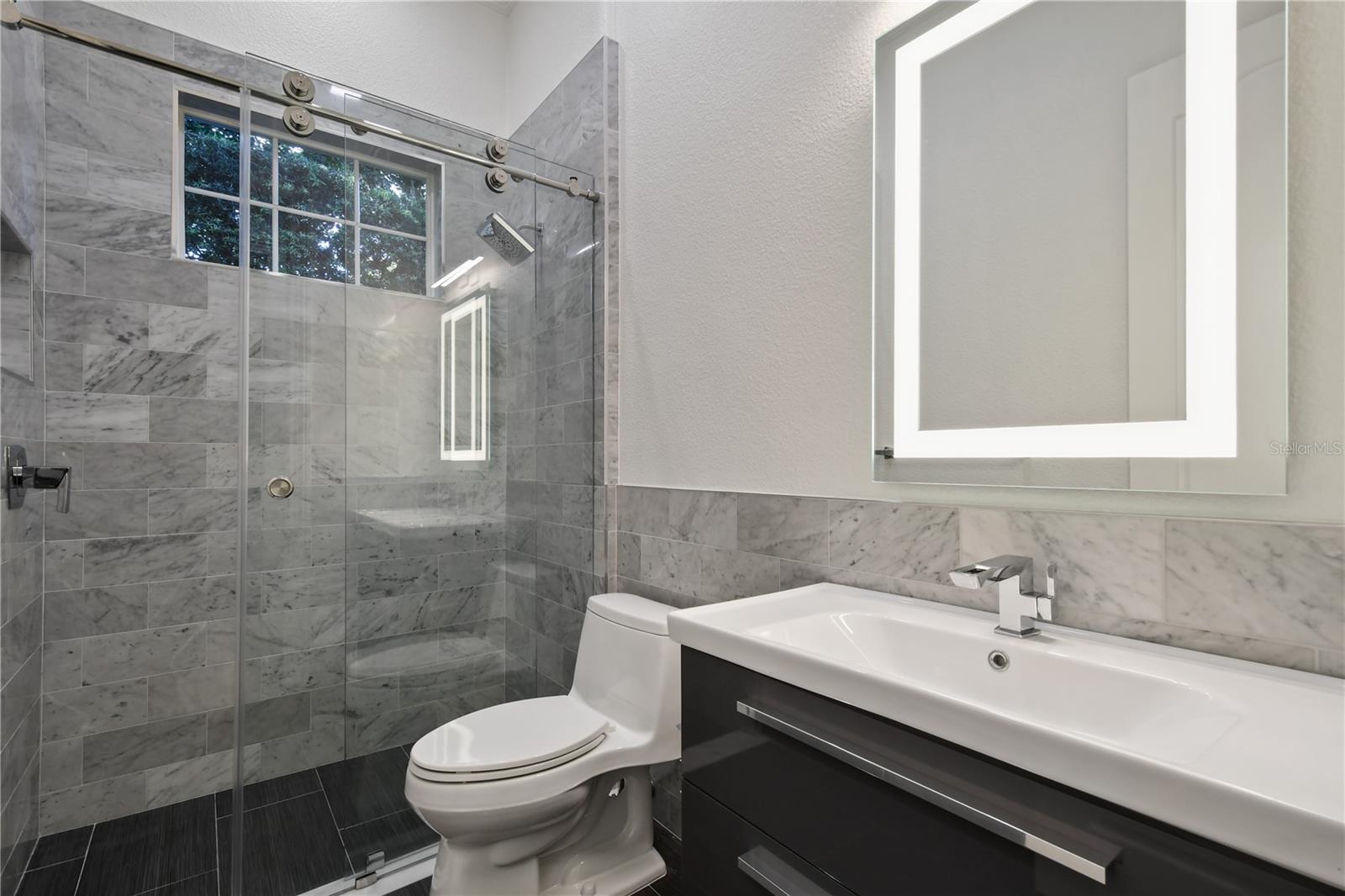 SUNSET BAY - Residential