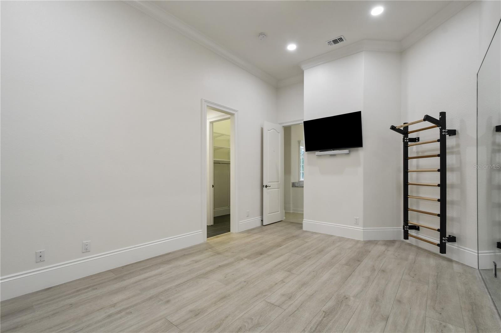 SUNSET BAY - Residential