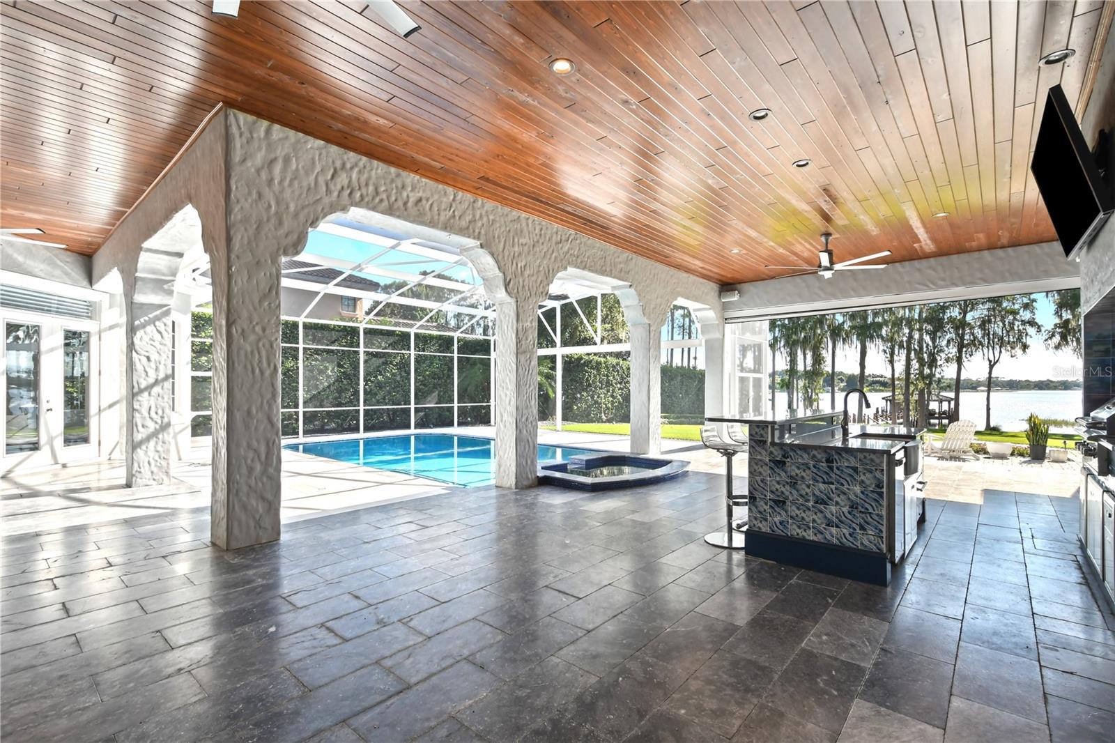 SUNSET BAY - Residential