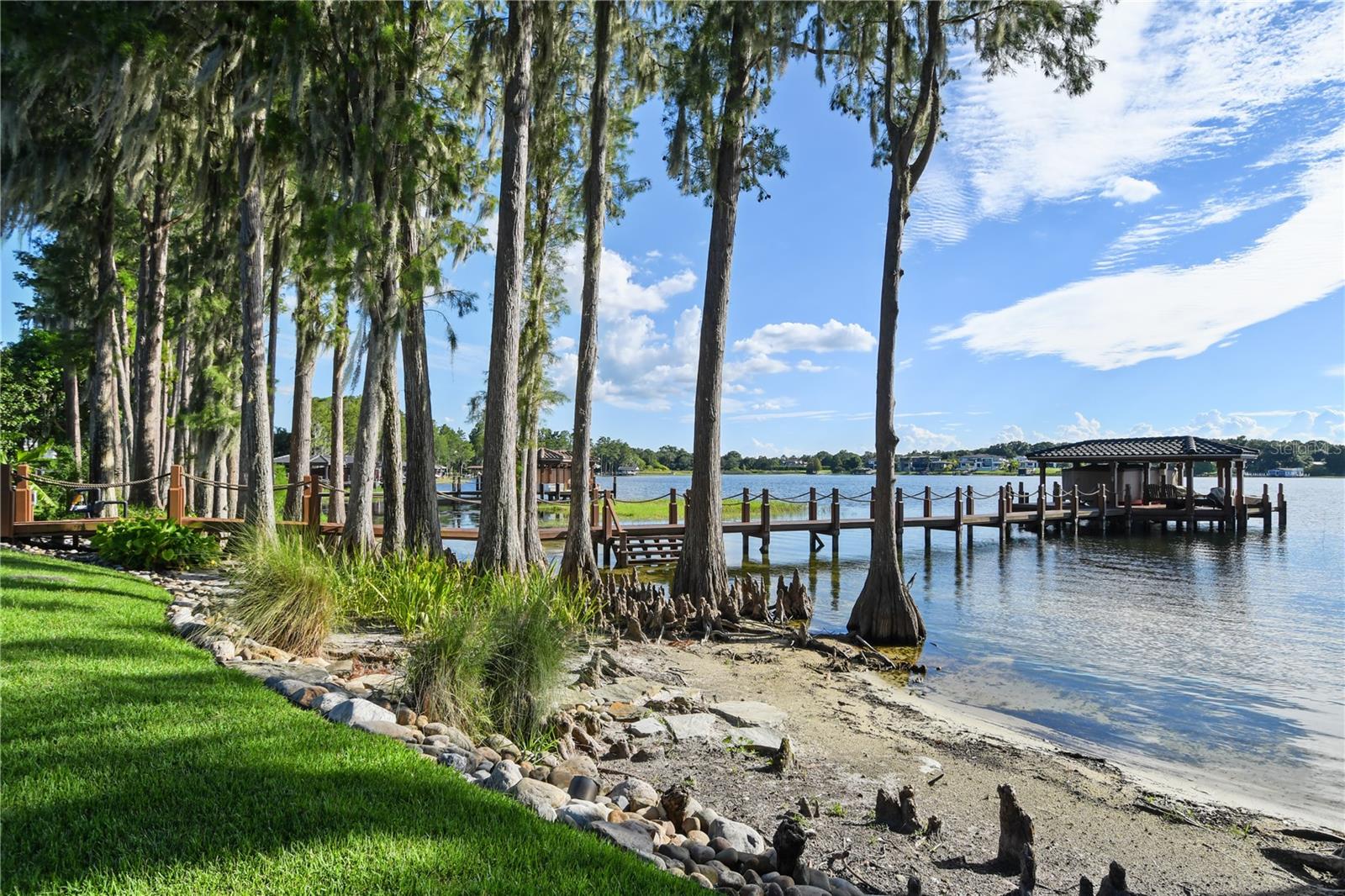 SUNSET BAY - Residential