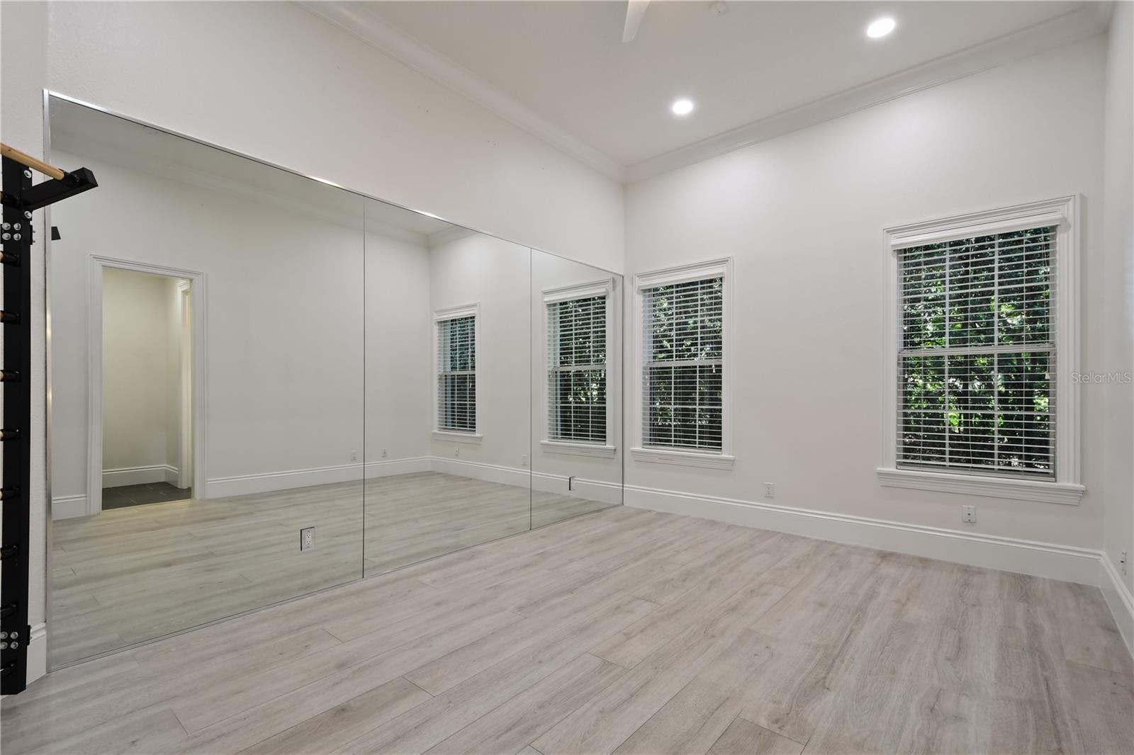 SUNSET BAY - Residential