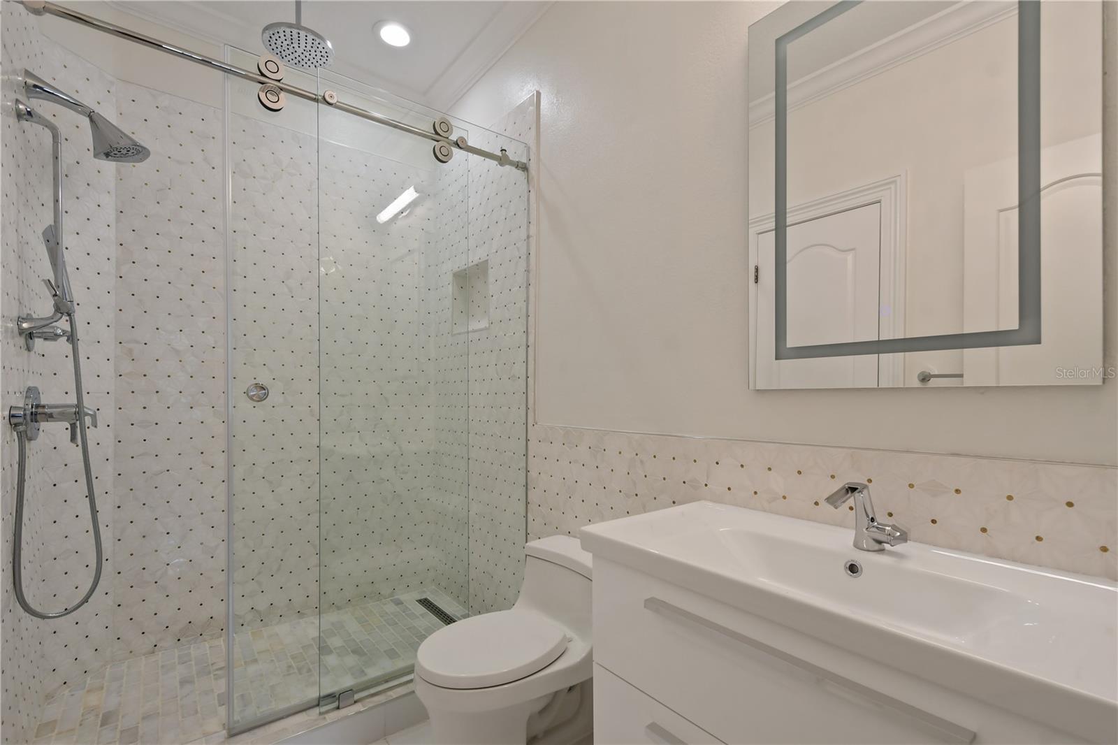 SUNSET BAY - Residential