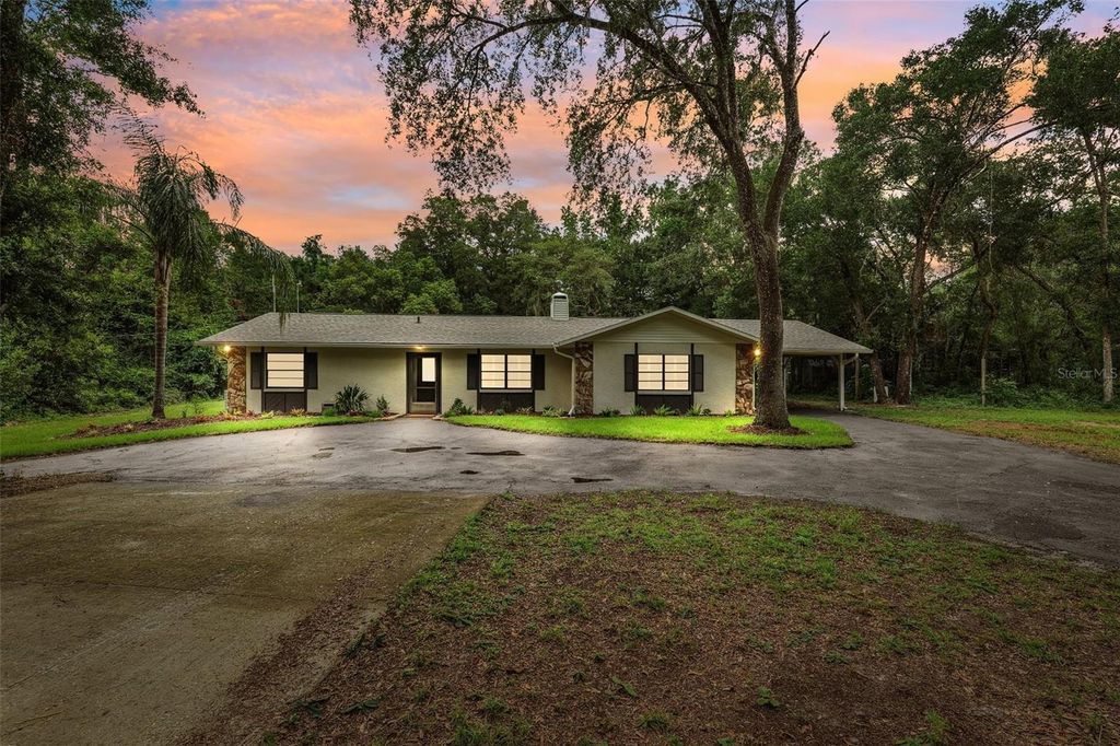 Photo of 22460 Chenoak Road, Brooksville, FL 34602 (MLS # W7877628)