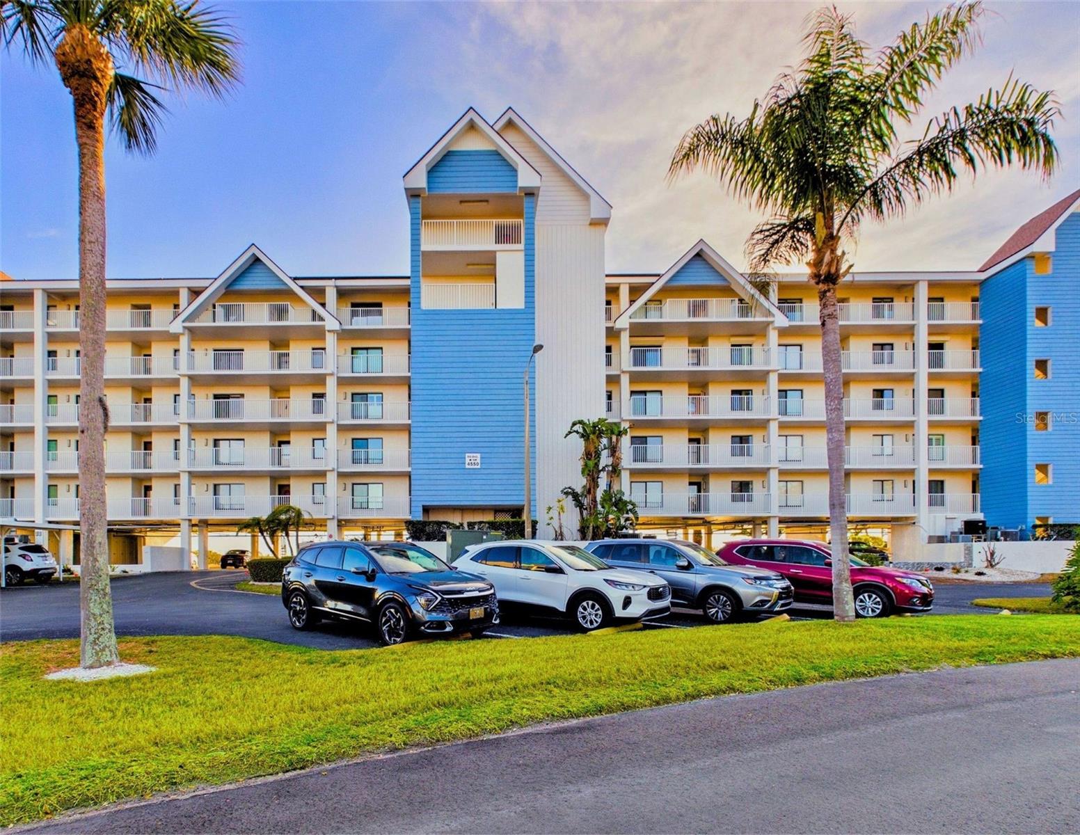 SAND PEBBLE POINTE CONDO 03 - Residential