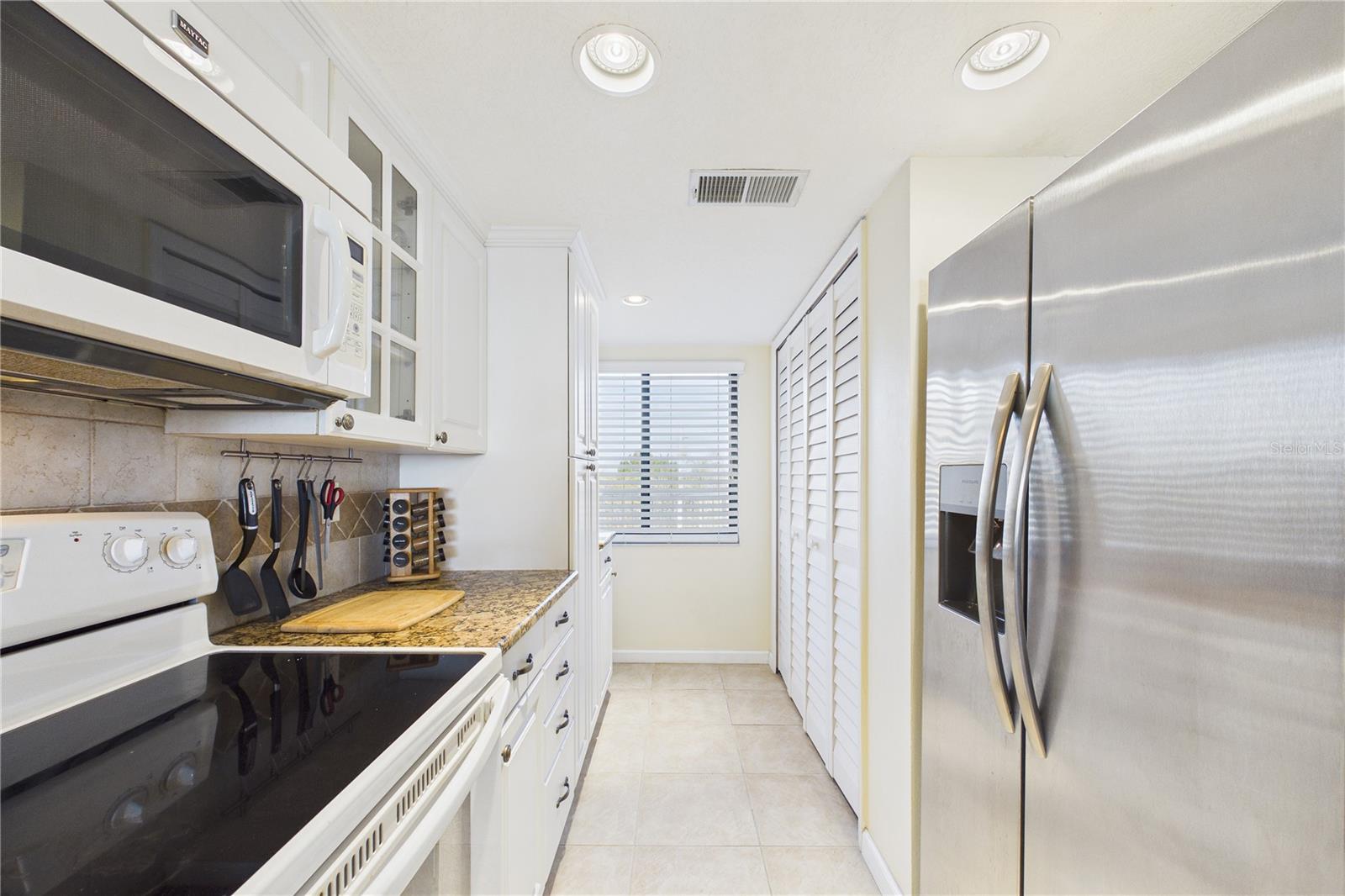 SAND PEBBLE POINTE CONDO 03 - Residential