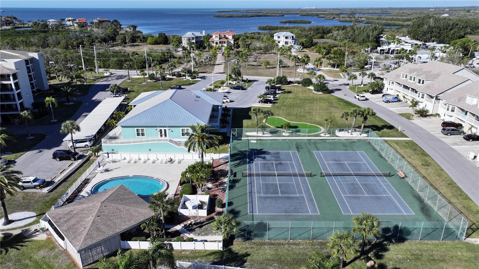 SAND PEBBLE POINTE CONDO 03 - Residential